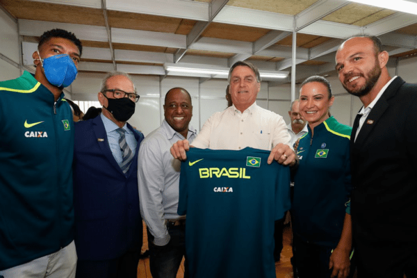 Presidente inaugura centro de treinamento em atletismo no Paraná