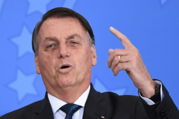 Presidente Bolsonaro manda recado para William Bonner