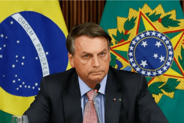 Presidente Bolsonaro vai ao STF contra restrições impostas por prefeitos e governadores