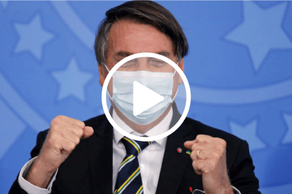 Bolsonaro comemora a chegada de novas doses de vacinas da Pfizer e da Janssen