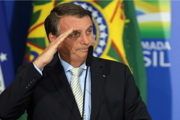 Bolsonaro condecora comandante do Exército, Pacheco, Lira, Michelle e ministros