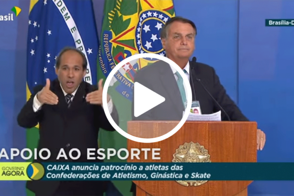 Bolsonaro elogia trabalho do presidente da Caixa, fala de lucros e ironiza "Em um ano a Caixa rendeu mais que o primeiro governo daquele cara, que era a alma mais honesta do mundo."