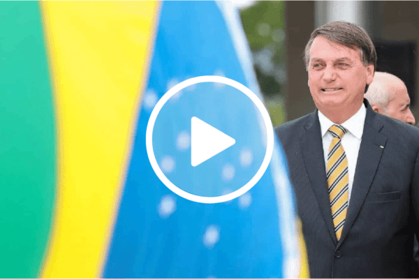 Presidente Bolsonaro comemora "Renascimento do patriotismo no Brasil"