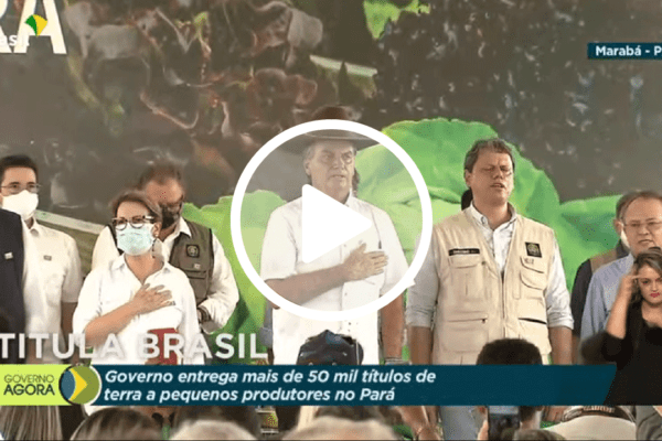 Bolsonaro entrega 50 mil títulos de propriedades rurais no Pará e "Dessa forma, afasta cada vez mais as atividades nefastas do MST."