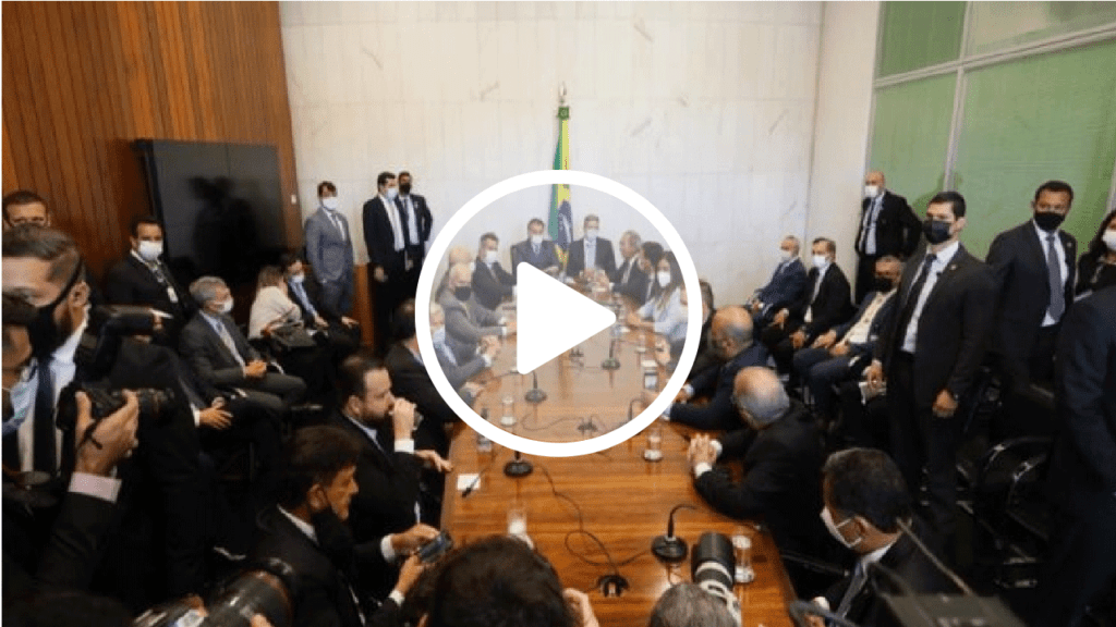 Bolsonaro entrega à Câmara MP que aumenta Bolsa Família e PEC dos precatórios