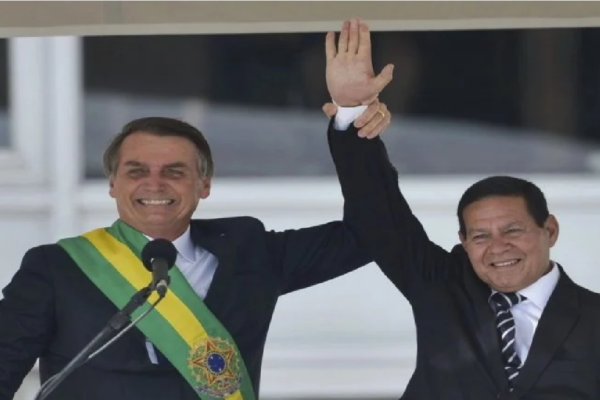 TSE pede ao STF compartilhamento de provas para investigação da chapa Bolsonaro-Mourão