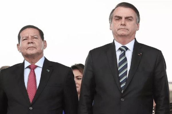 Alexandre de Moraes envia ao TSE dados para investigação sobre chapa de Bolsonaro e Mourão