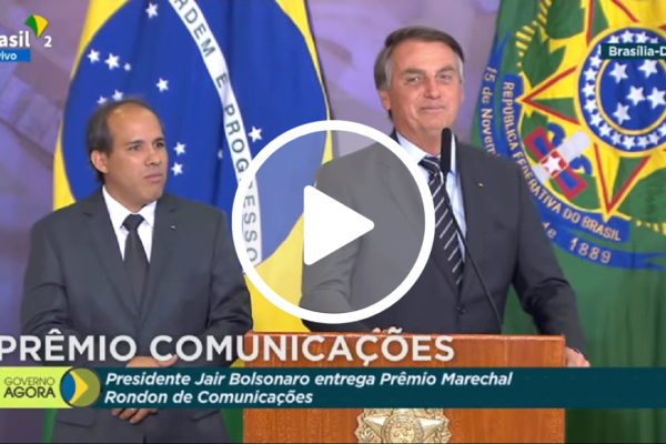 Bolsonaro, Michelle e ministros recebem prêmio em cerimônia
