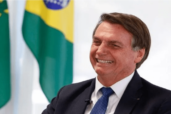 Bolsonaro se antecipa e libera venda direta de etanol aos postos de combustíveis