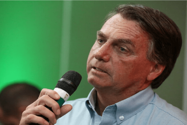 Bolsonaro: ‘Sanha ditatorial’ não chegará ao Brasil, temos Deus