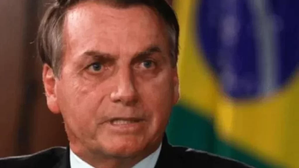 Presidente alerta para ‘estratégia’ da Rede Globo e se pronuncia após ANVISA aprovar vacinas para uso emergencial