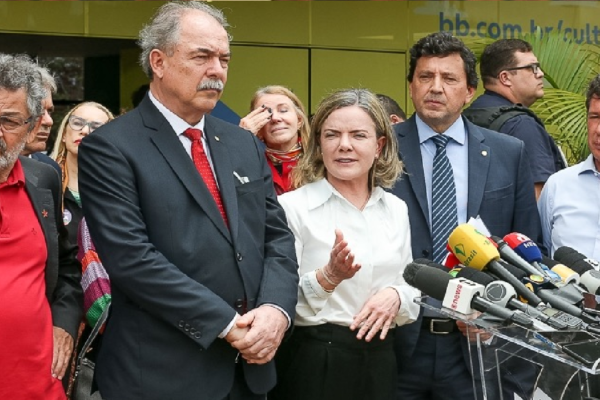 Equipe de Lula quer Esplanada fechada a partir de 6ª feira