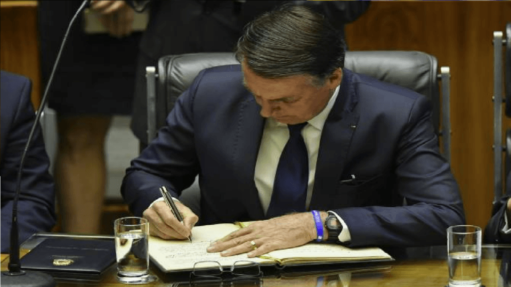 Presidente Bolsonaro sanciona lei que regulamenta mercado de criptomoedas
