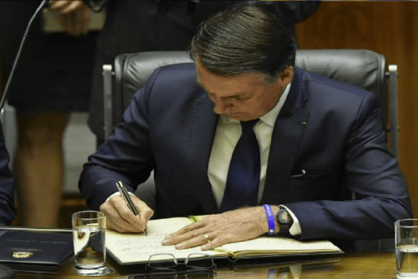 Presidente Bolsonaro sanciona lei que regulamenta mercado de criptomoedas