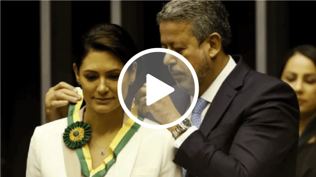 Michelle Bolsonaro recebe a Medalha do Mérito Legislativo