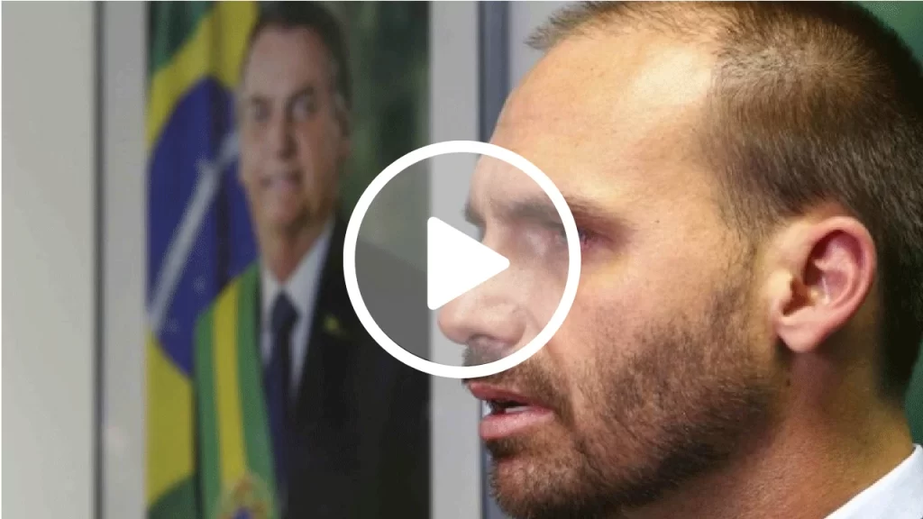 Eduardo Bolsonaro assina representação contra Randolfe por "roubo de celular"